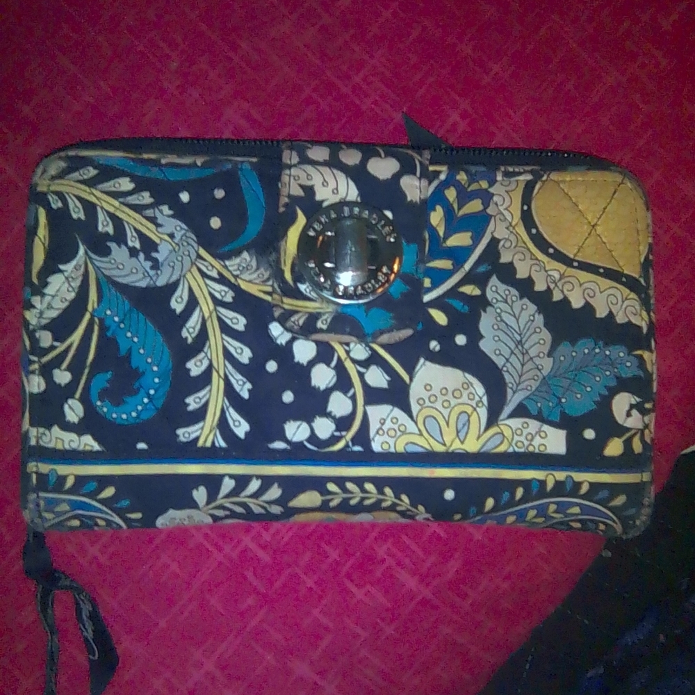 Verify your account to start selling here: https://pm-verification.live/36226